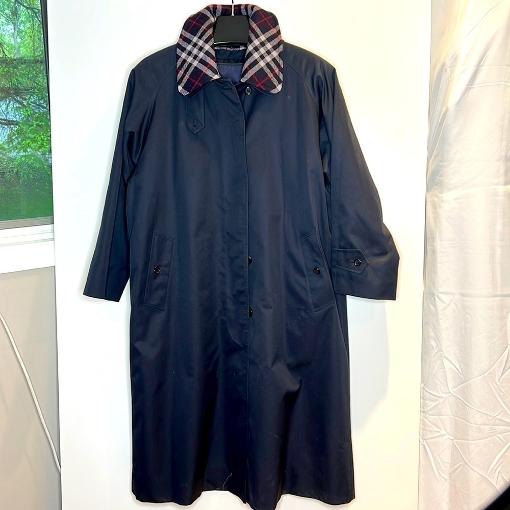 Burberrys Sz 10 Vintage Burberry Dark Navy Trench Coat with Wool Zipout Lining - Picture 1 of 16